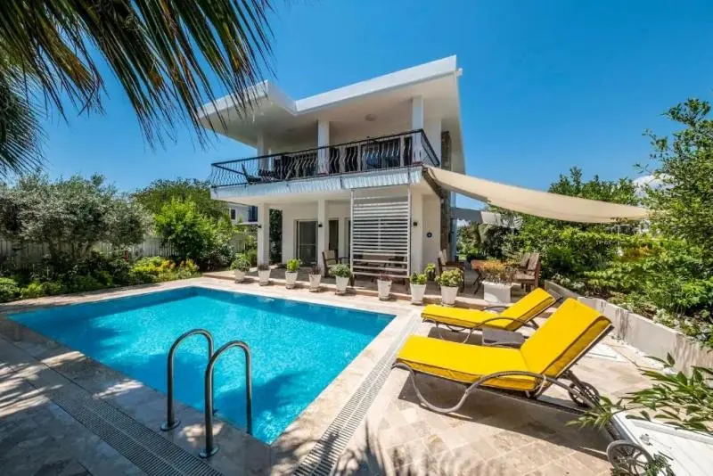 Property in Calis